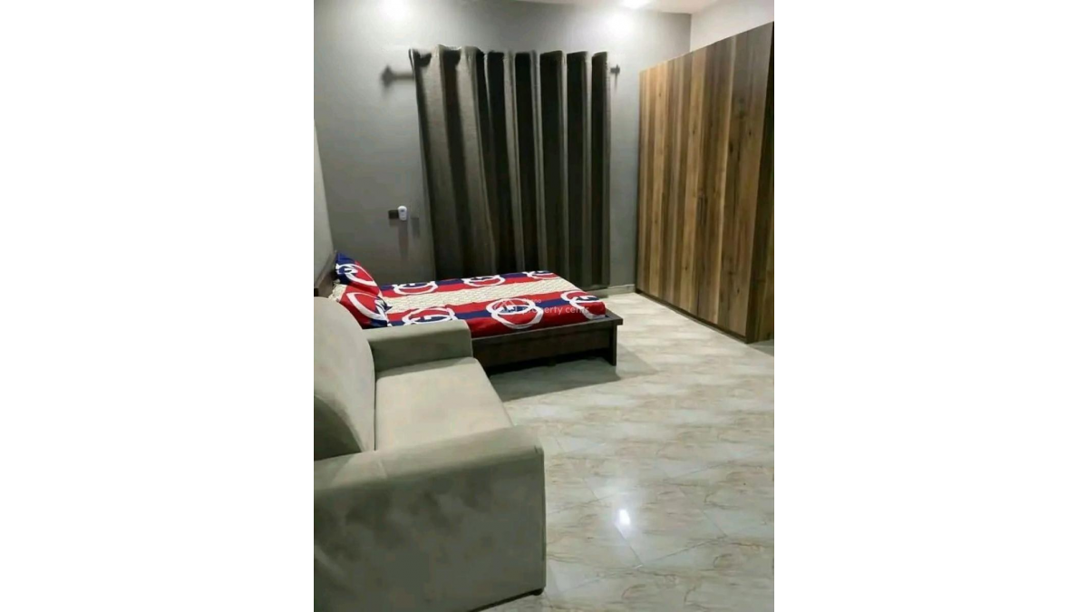 2 bed flat to let, Crown Lodge, Elystan Street - African Land