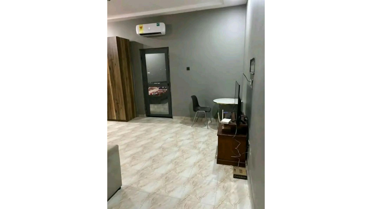 2 bed flat to let, Crown Lodge, Elystan Street - African Land