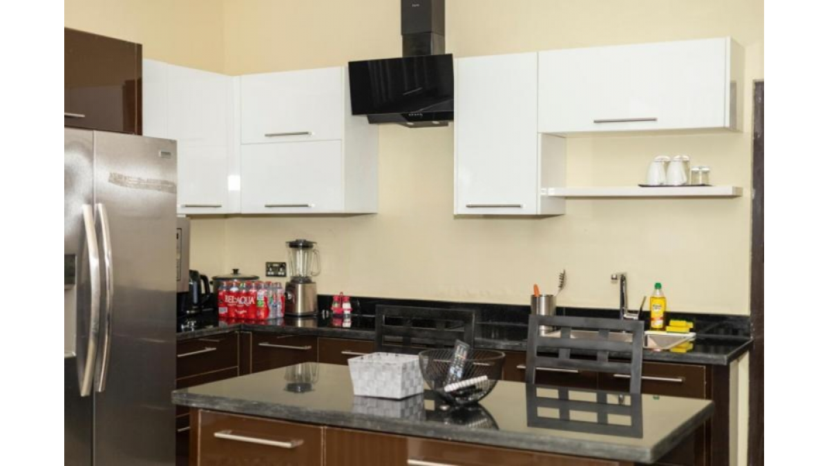 2 bed flat to let, Crown Lodge, Elystan Street - African Land