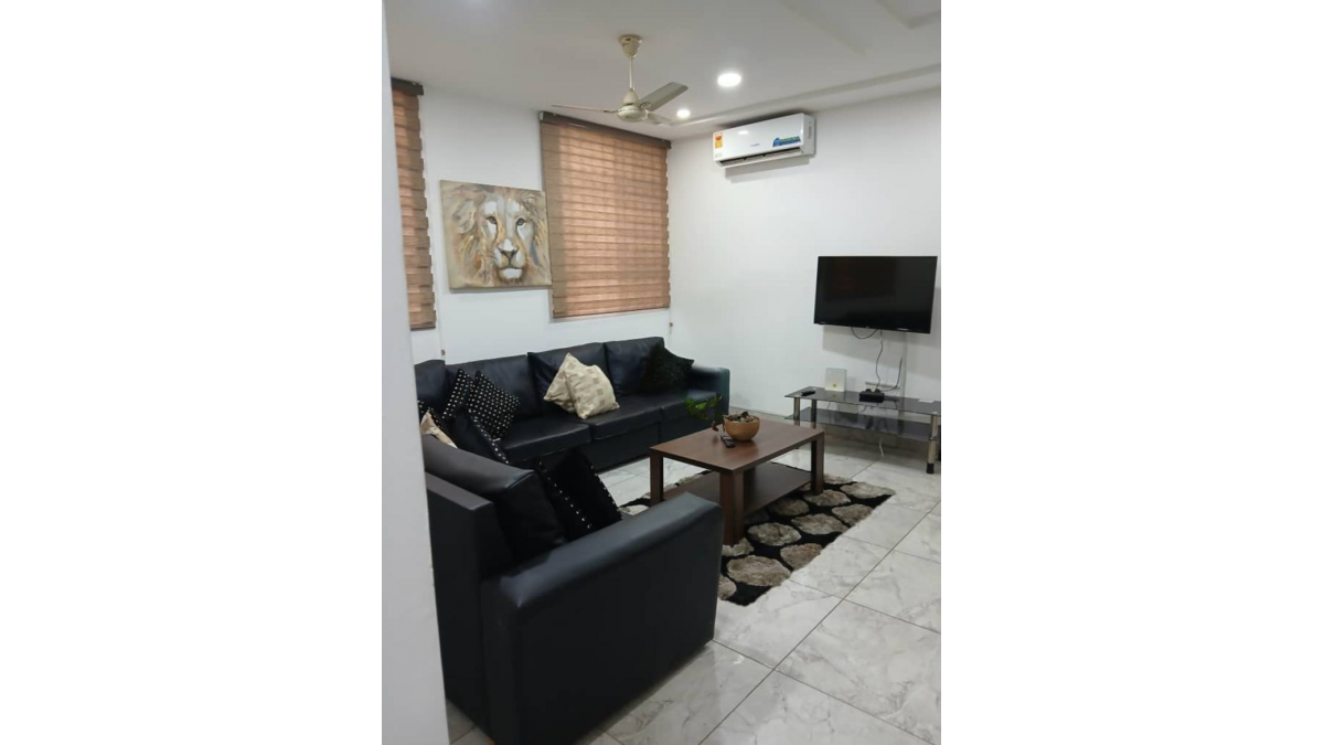 2 bed flat to let, Crown Lodge, Elystan Street - African Land