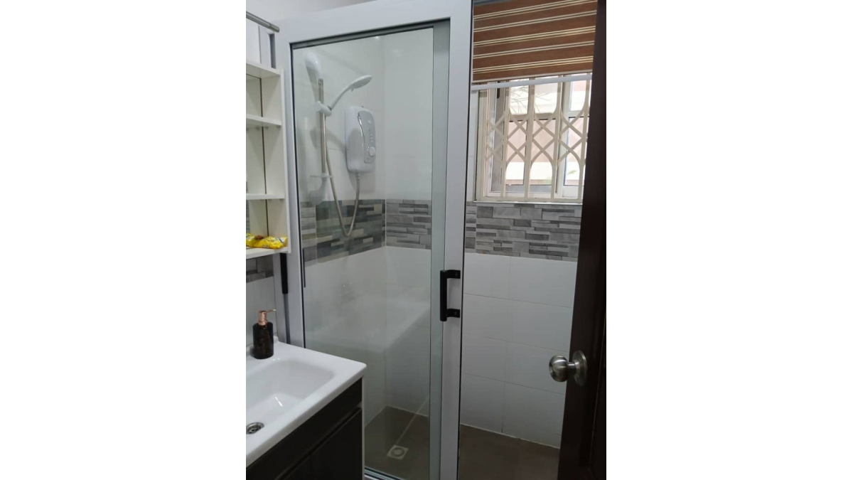 2 bed flat to let, Crown Lodge, Elystan Street - African Land
