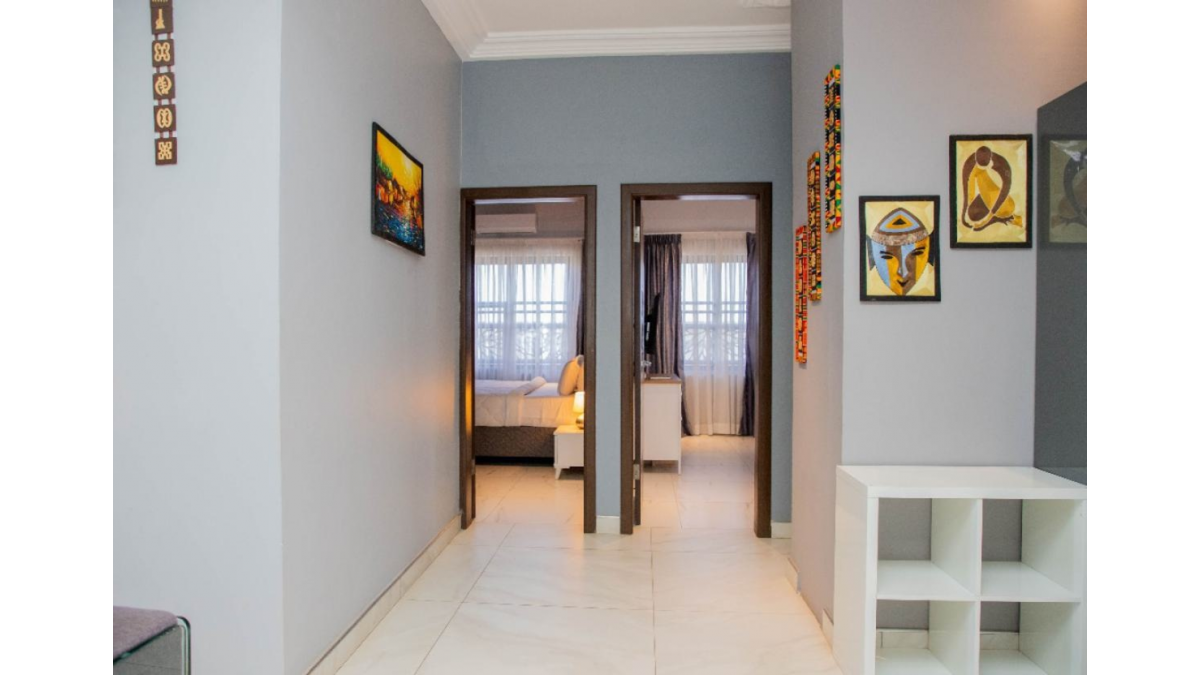 2 bed flat to let, Crown Lodge, Elystan Street - African Land