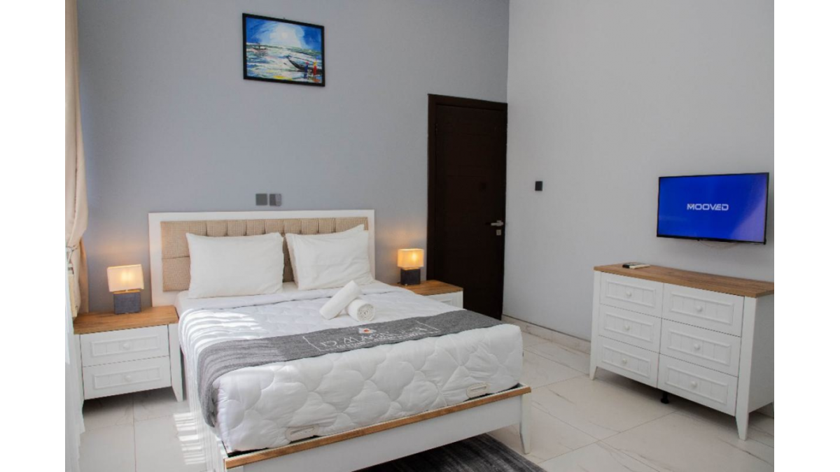 2 bed flat to let, Crown Lodge, Elystan Street - African Land