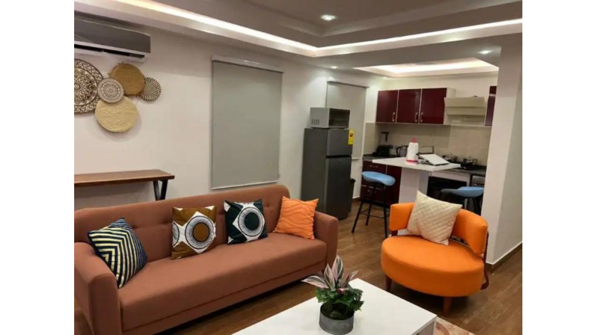 2 bed flat to let, Crown Lodge, Elystan Street - African Land
