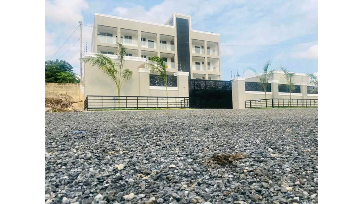 Fully Furnished 2-Bedroom Apartment for Short & Long Stay in Ogbojo