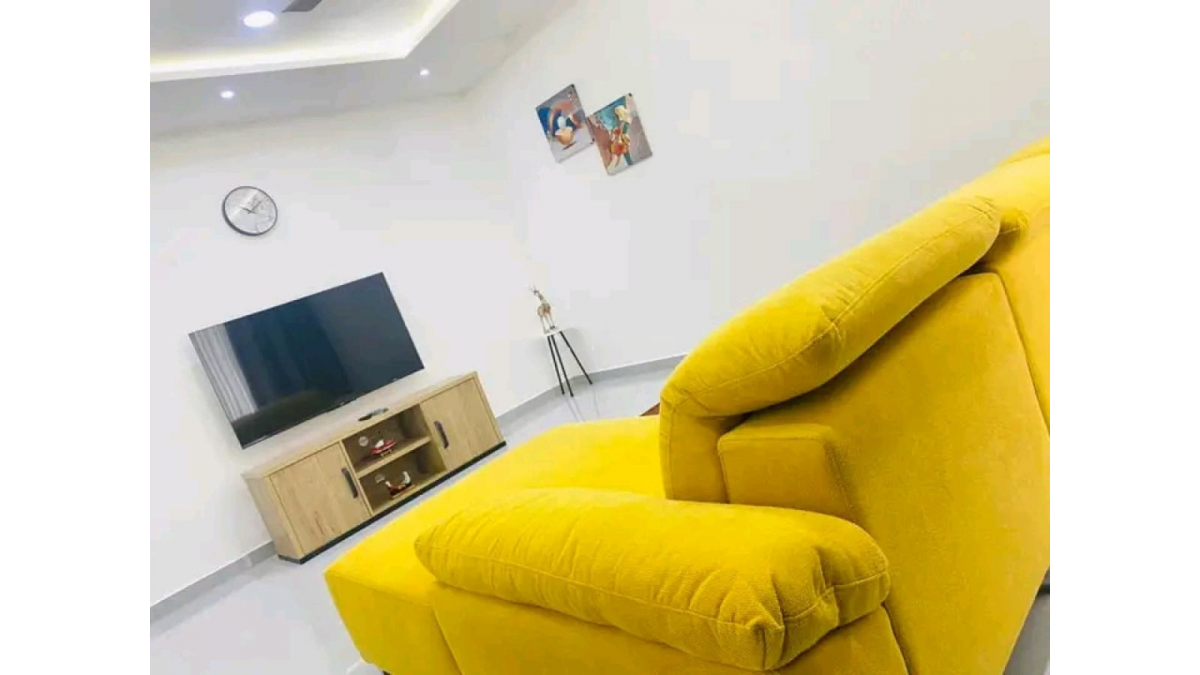 2 bed flat to let, Crown Lodge, Elystan Street - African Land