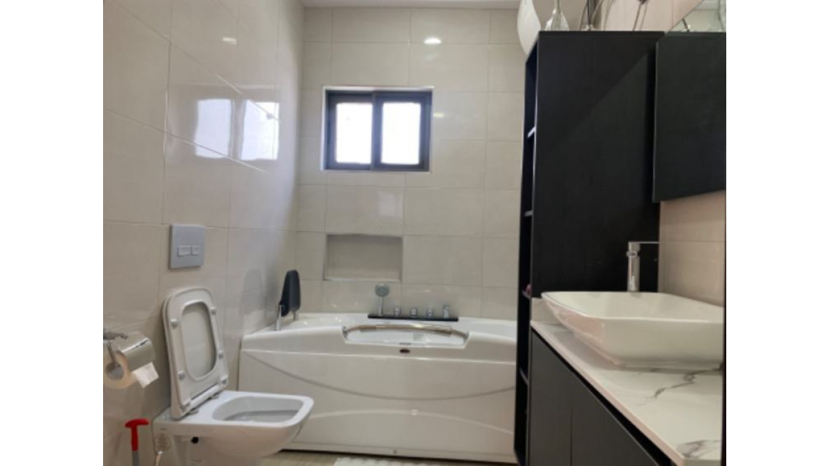 2 bed flat to let, Crown Lodge, Elystan Street - African Land