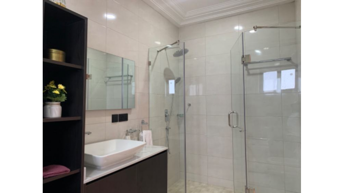 2 bed flat to let, Crown Lodge, Elystan Street - African Land