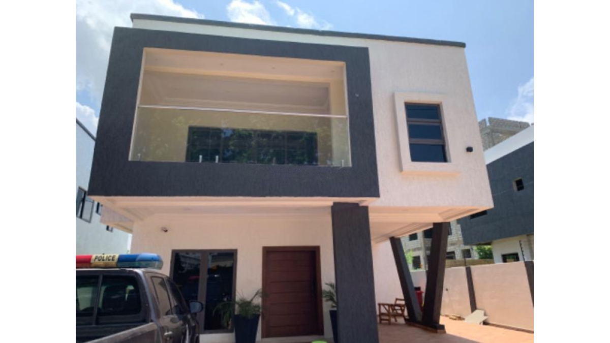 2 bed flat to let, Crown Lodge, Elystan Street - African Land