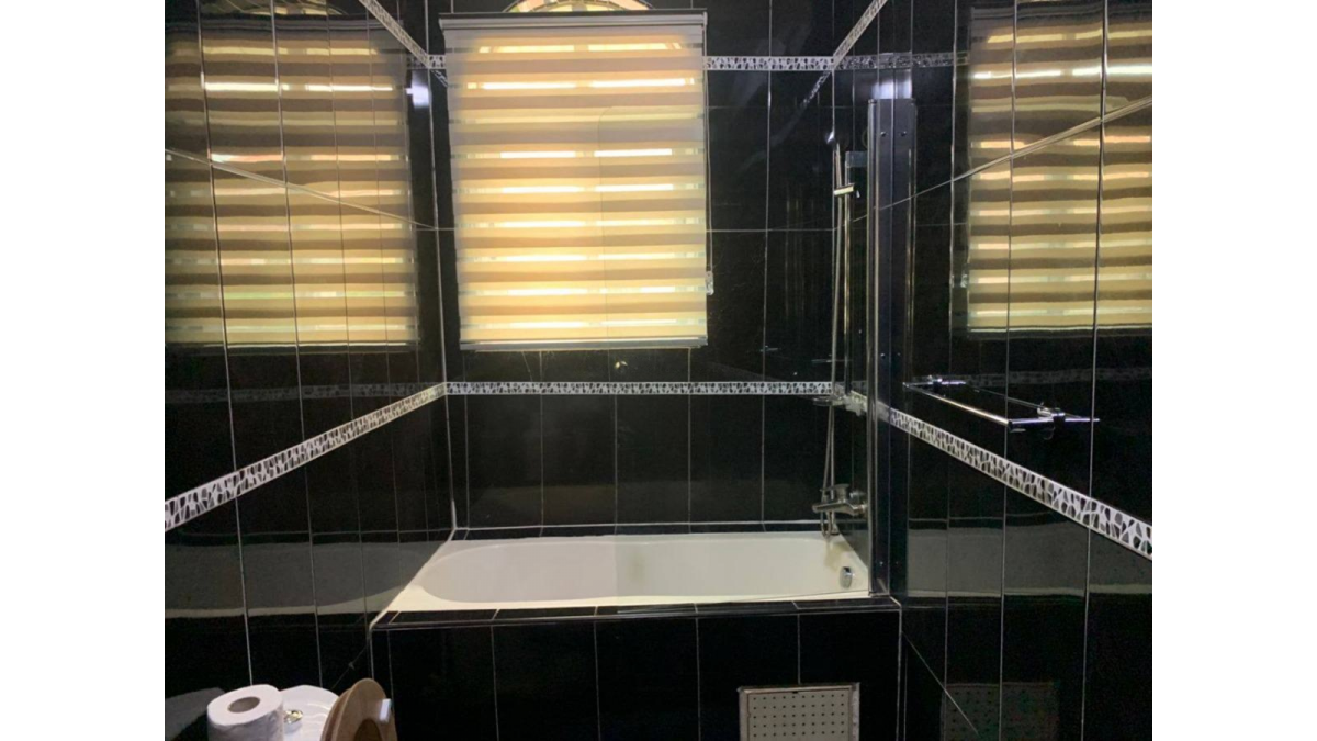 2 bed flat to let, Crown Lodge, Elystan Street - African Land