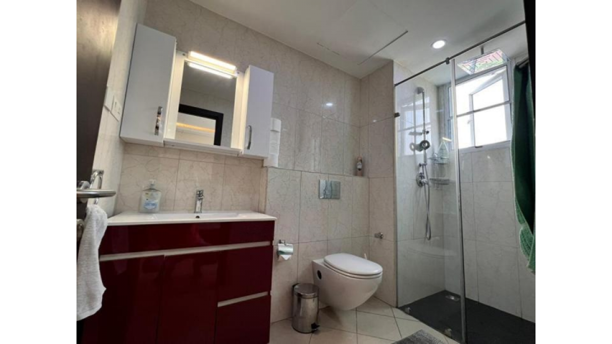 2 bed flat to let, Crown Lodge, Elystan Street - African Land