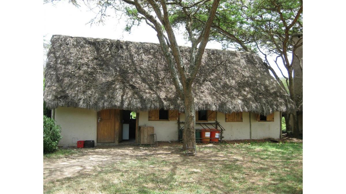 2 bed flat to let, Crown Lodge, Elystan Street - African Land