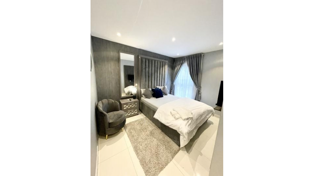 2 bed flat to let, Crown Lodge, Elystan Street - African Land