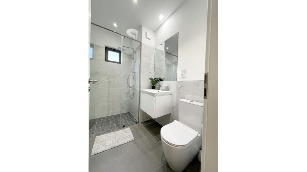 2 bed flat to let, Crown Lodge, Elystan Street - African Land