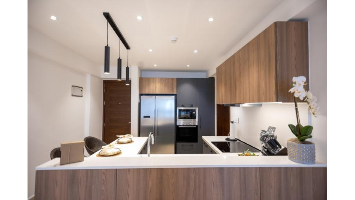 2 bed flat to let, Crown Lodge, Elystan Street - African Land