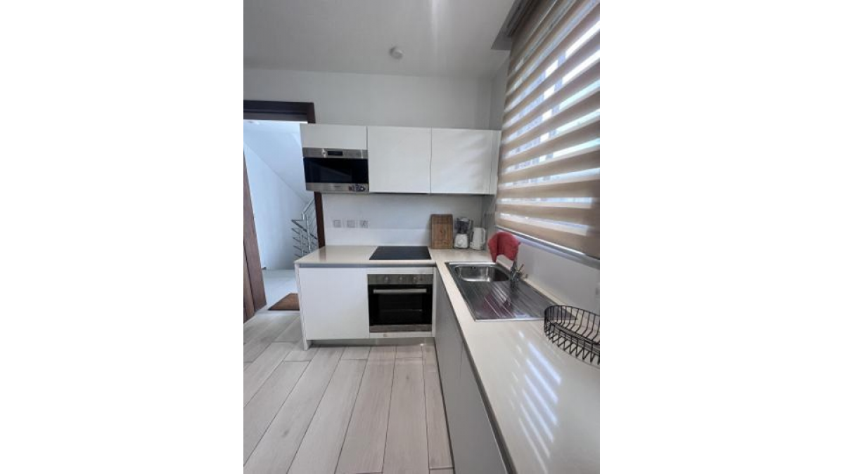 2 bed flat to let, Crown Lodge, Elystan Street - African Land