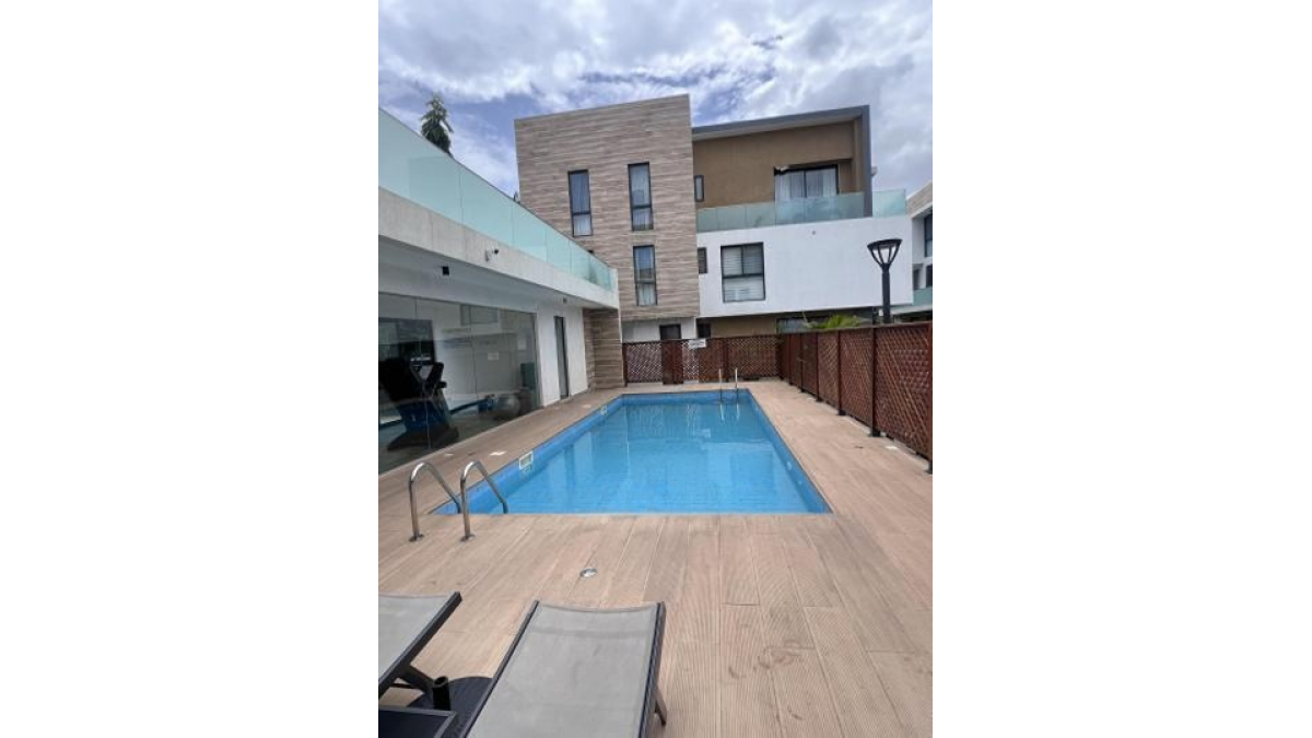 2 bed flat to let, Crown Lodge, Elystan Street - African Land