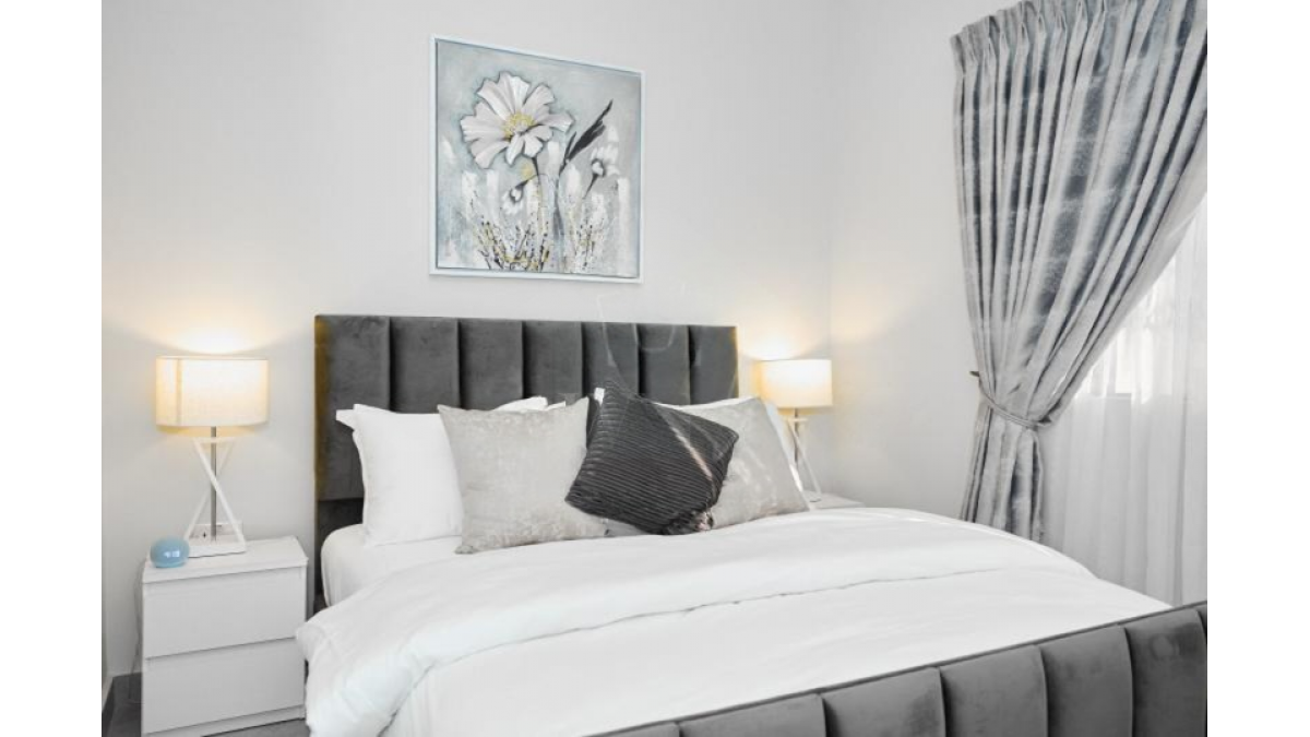 2 bed flat to let, Crown Lodge, Elystan Street - African Land
