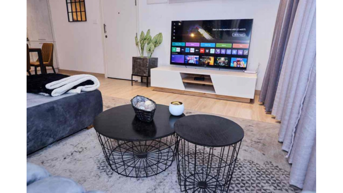 2 bed flat to let, Crown Lodge, Elystan Street - African Land