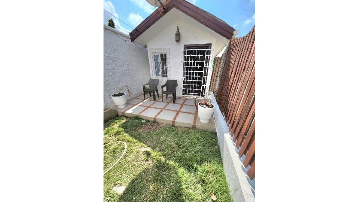 2 bed flat to let, Crown Lodge, Elystan Street - African Land