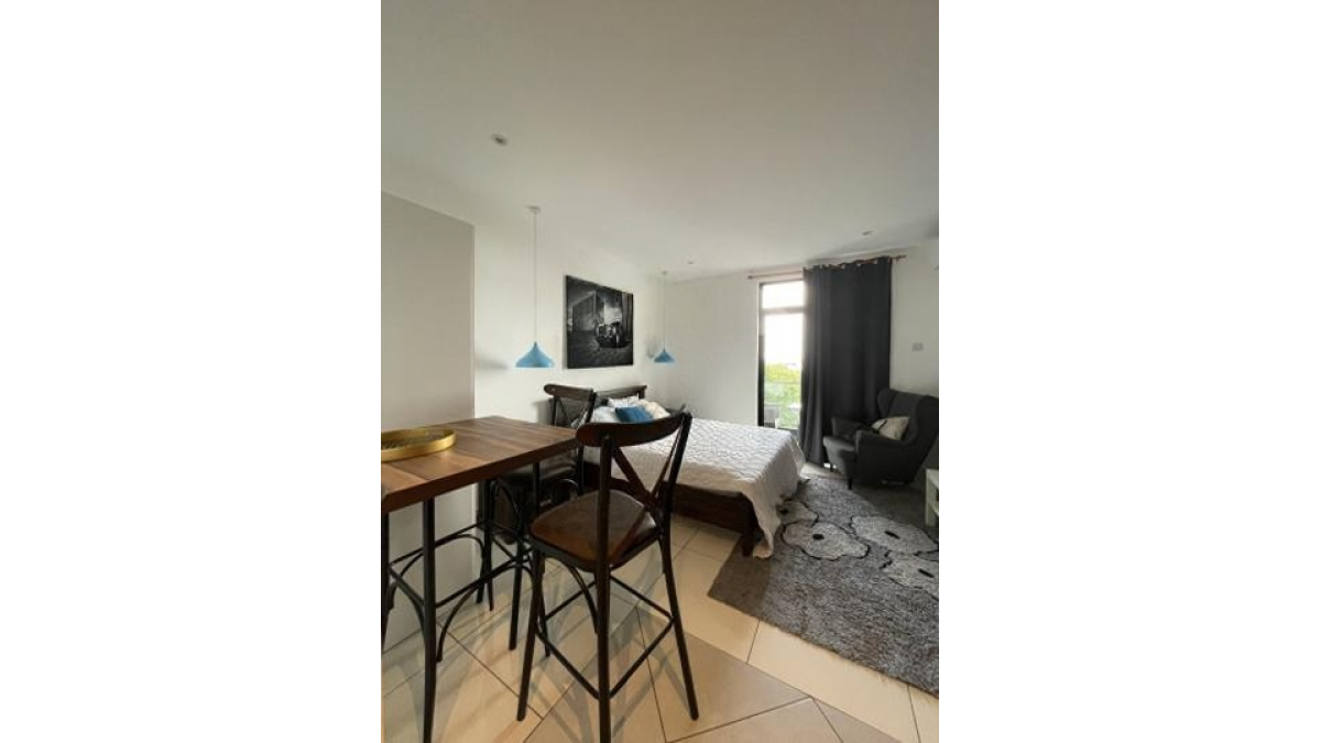 2 bed flat to let, Crown Lodge, Elystan Street - African Land