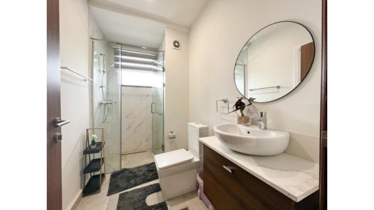 2 bed flat to let, Crown Lodge, Elystan Street - African Land
