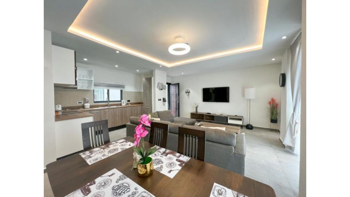 2 bed flat to let, Crown Lodge, Elystan Street - African Land