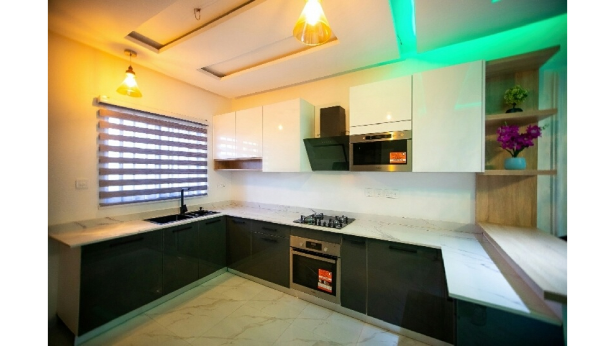 2 bed flat to let, Crown Lodge, Elystan Street - African Land