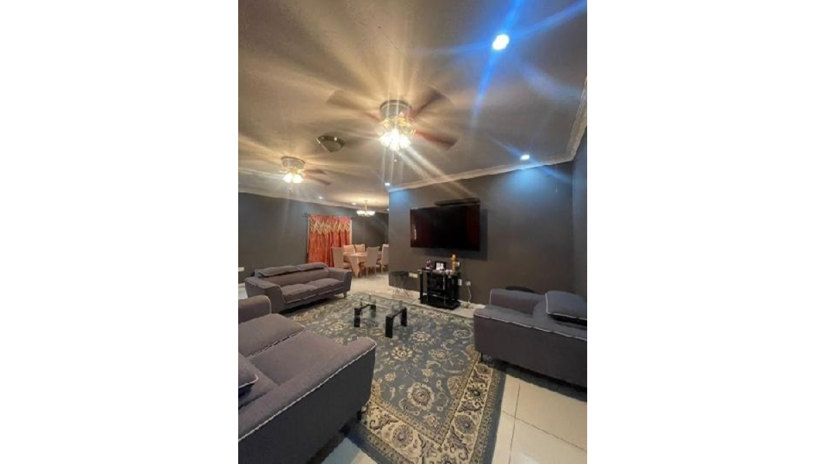 2 bed flat to let, Crown Lodge, Elystan Street - African Land