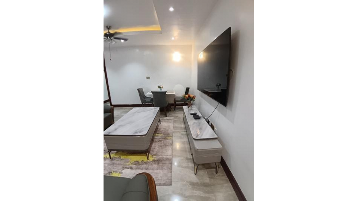 2 bed flat to let, Crown Lodge, Elystan Street - African Land