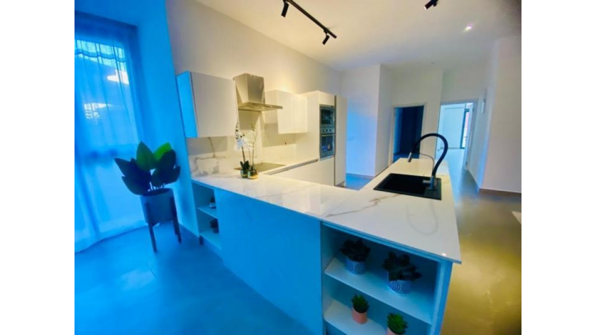 2 bed flat to let, Crown Lodge, Elystan Street - African Land
