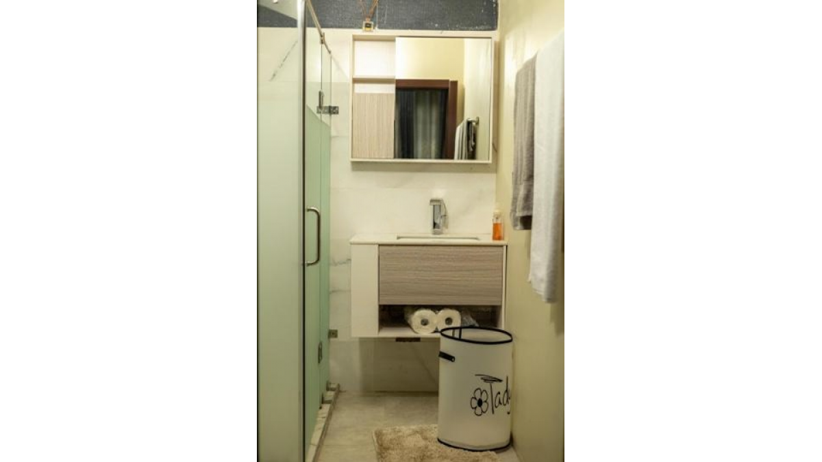 2 bed flat to let, Crown Lodge, Elystan Street - African Land