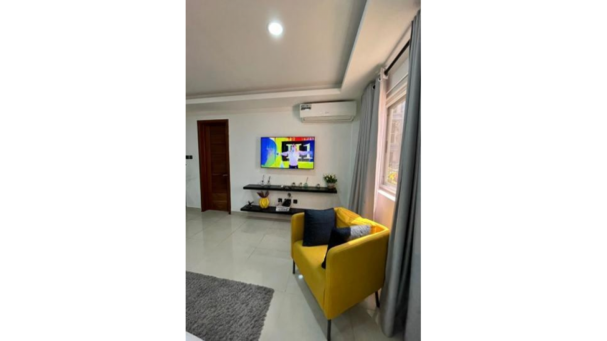 2 bed flat to let, Crown Lodge, Elystan Street - African Land