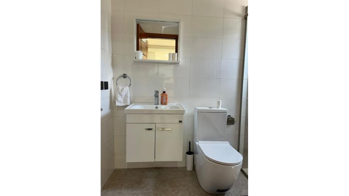 2 bed flat to let, Crown Lodge, Elystan Street - African Land