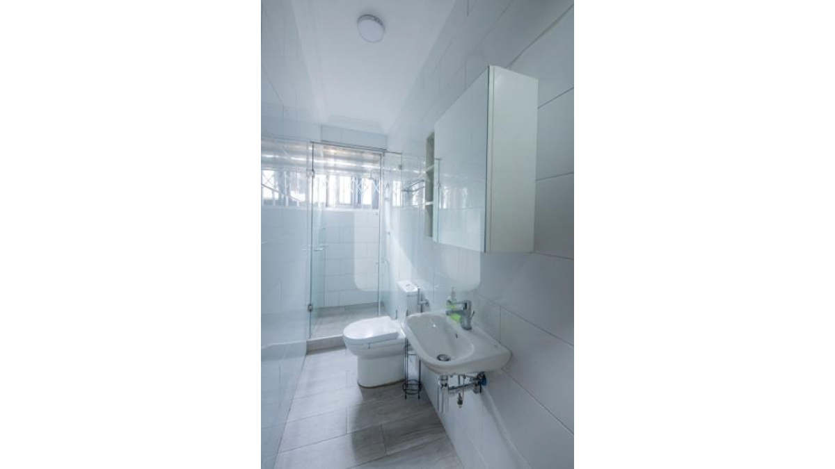 2 bed flat to let, Crown Lodge, Elystan Street - African Land