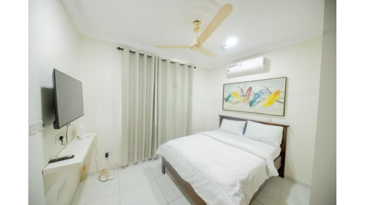 2 bed flat to let, Crown Lodge, Elystan Street - African Land