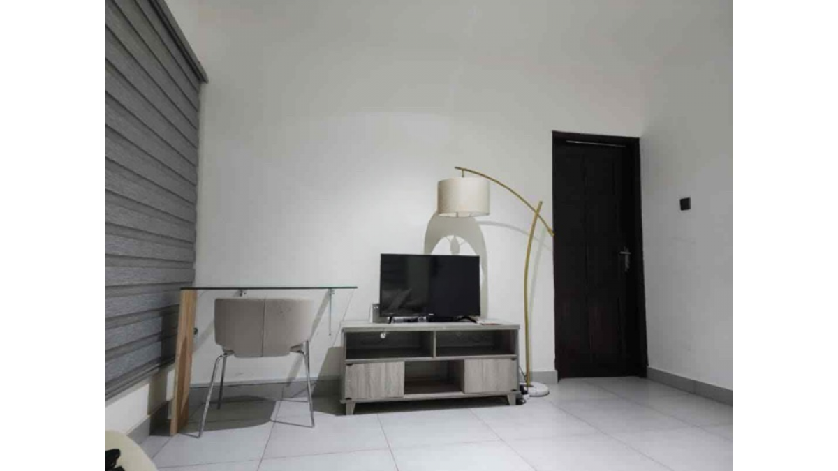 2 bed flat to let, Crown Lodge, Elystan Street - African Land