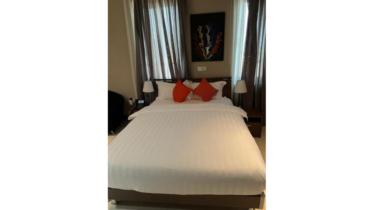 2 bed flat to let, Crown Lodge, Elystan Street - African Land