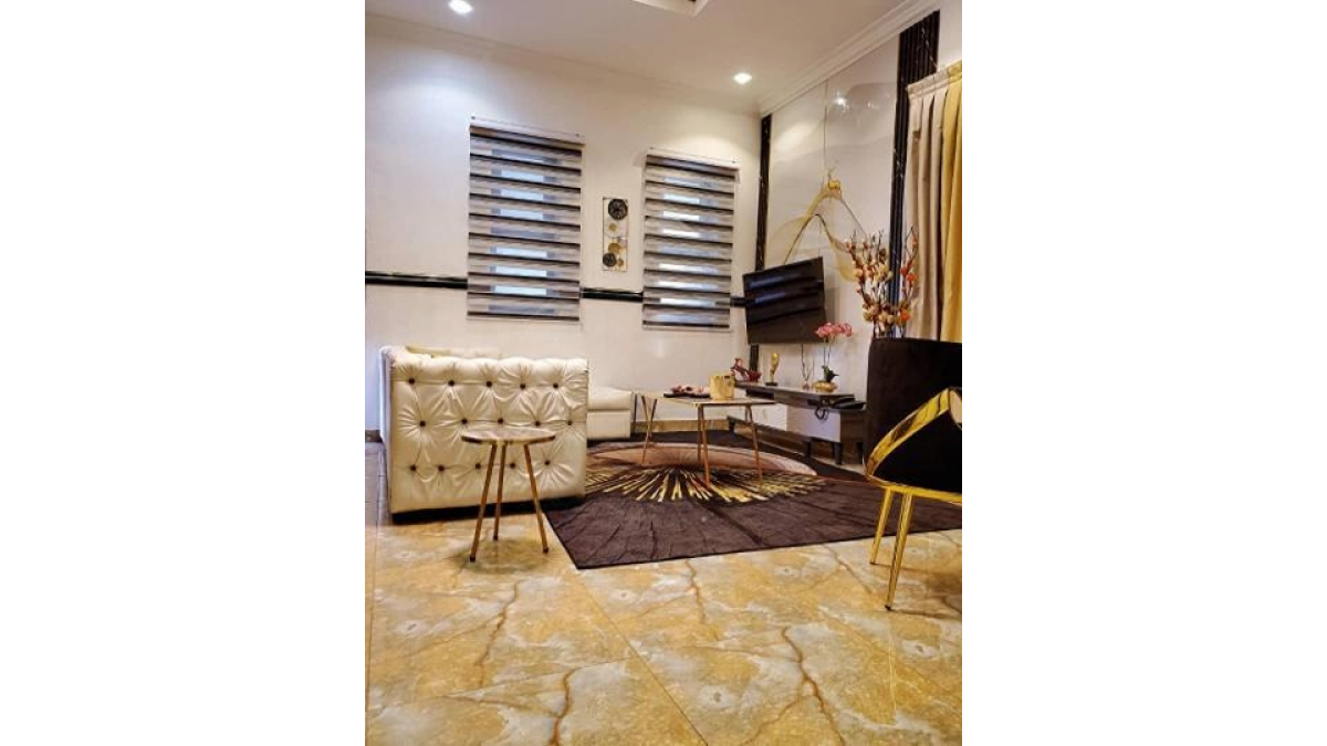2 bed flat to let, Crown Lodge, Elystan Street - African Land
