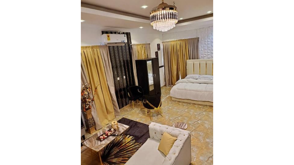 2 bed flat to let, Crown Lodge, Elystan Street - African Land