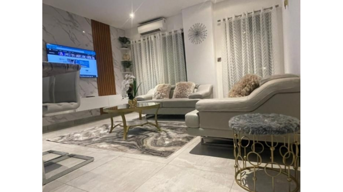 2 bed flat to let, Crown Lodge, Elystan Street - African Land