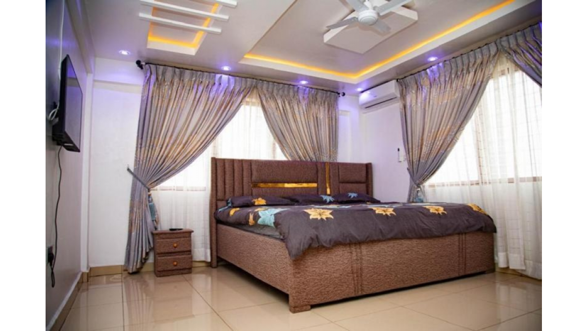2 bed flat to let, Crown Lodge, Elystan Street - African Land