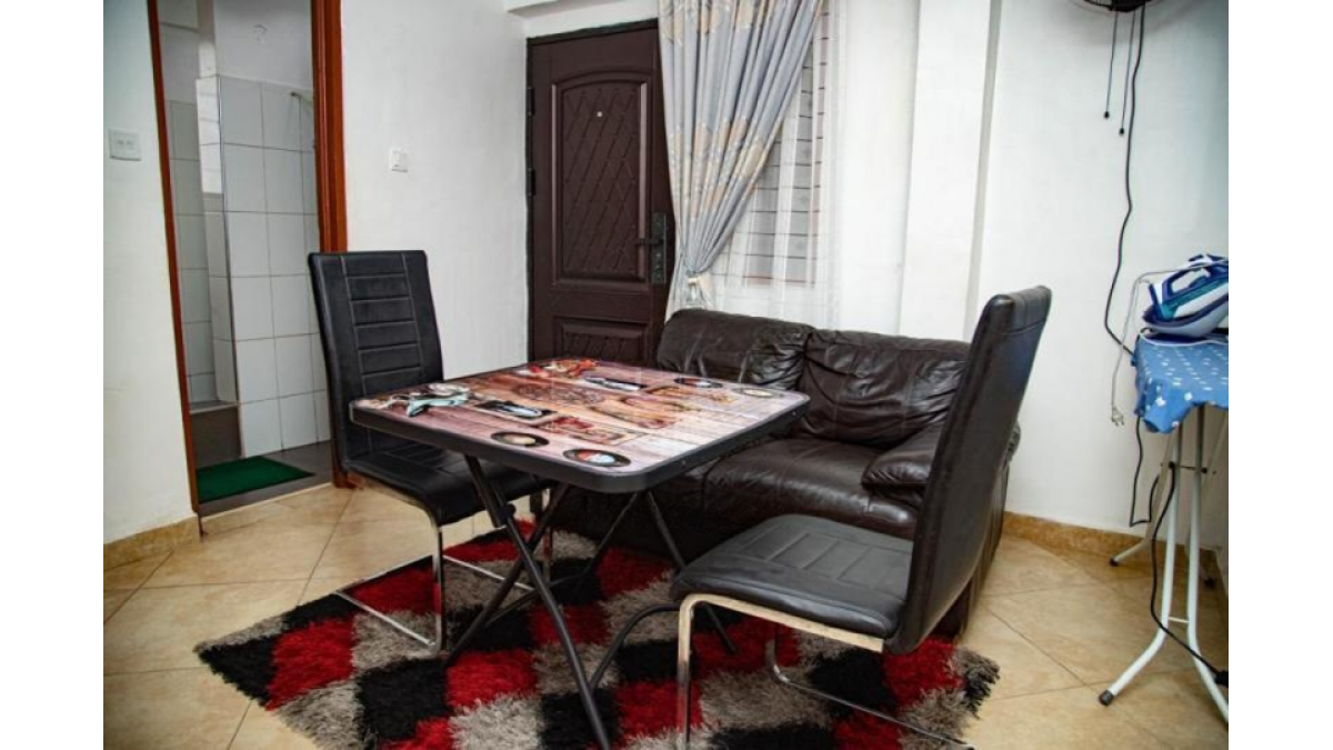 2 bed flat to let, Crown Lodge, Elystan Street - African Land