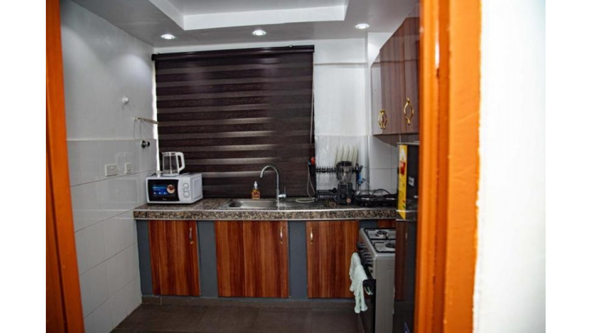 2 bed flat to let, Crown Lodge, Elystan Street - African Land
