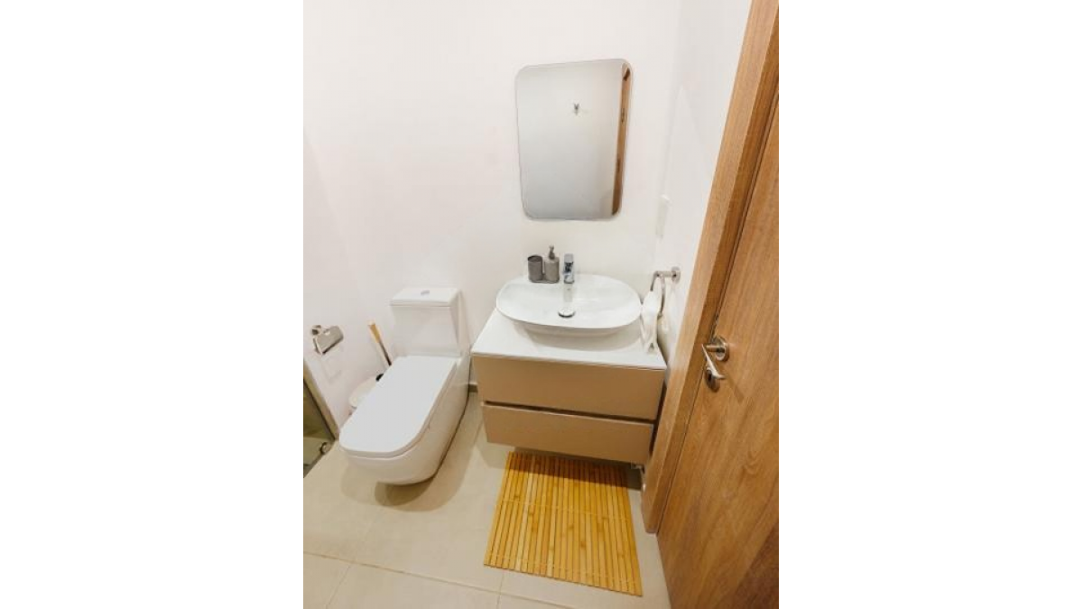 2 bed flat to let, Crown Lodge, Elystan Street - African Land