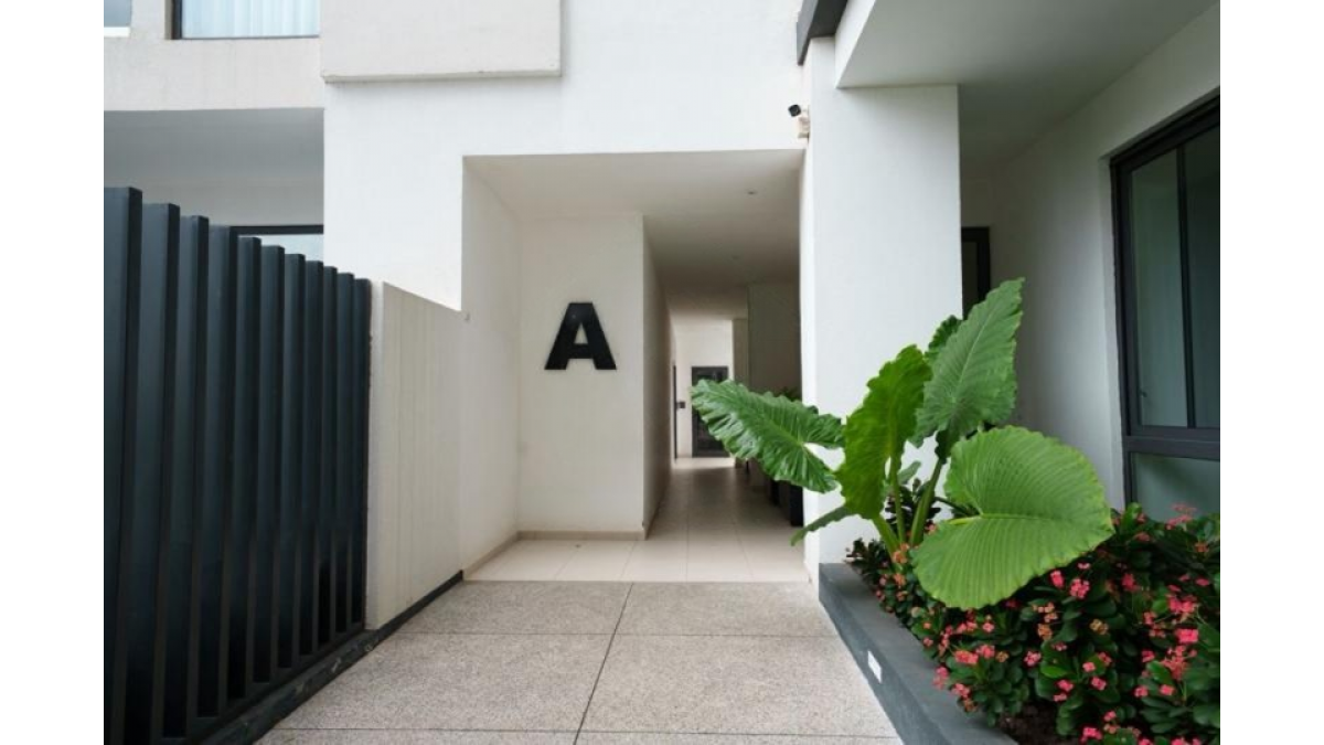2 bed flat to let, Crown Lodge, Elystan Street - African Land