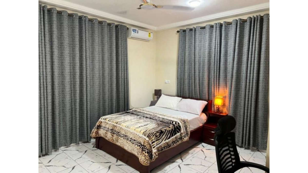 2 bed flat to let, Crown Lodge, Elystan Street - African Land