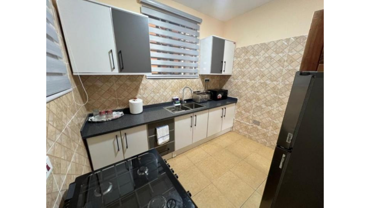 2 bed flat to let, Crown Lodge, Elystan Street - African Land