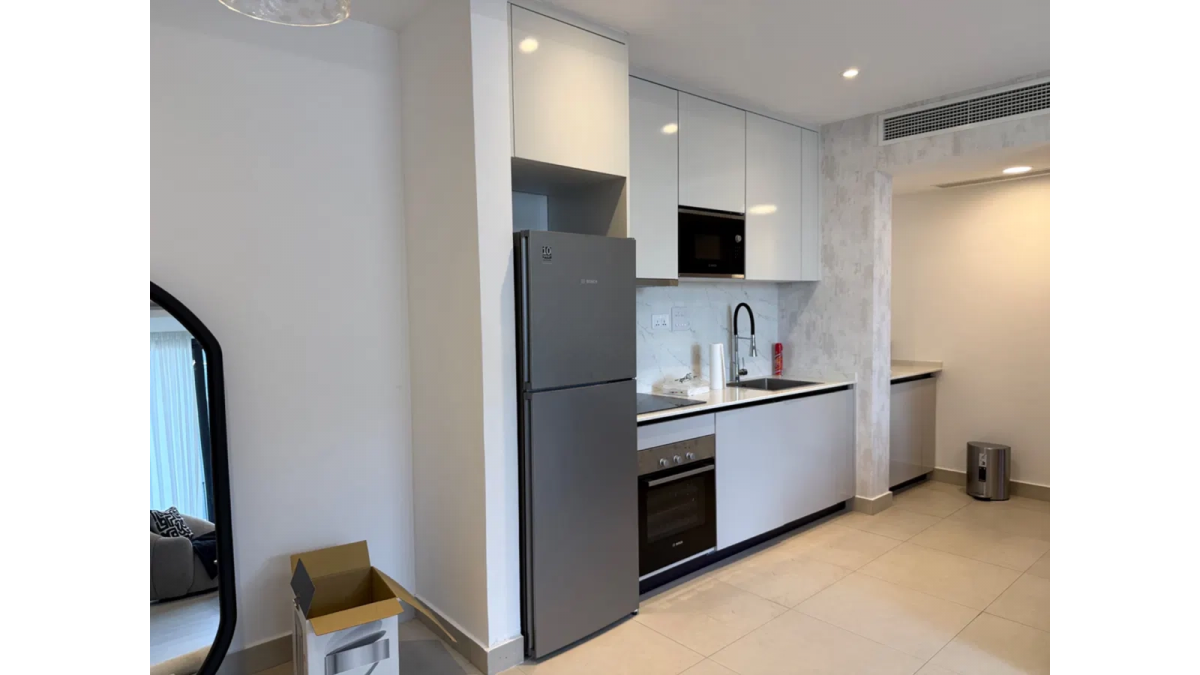 2 bed flat to let, Crown Lodge, Elystan Street - African Land