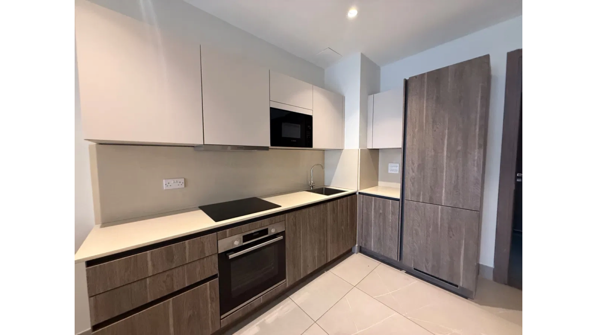2 bed flat to let, Crown Lodge, Elystan Street - African Land
